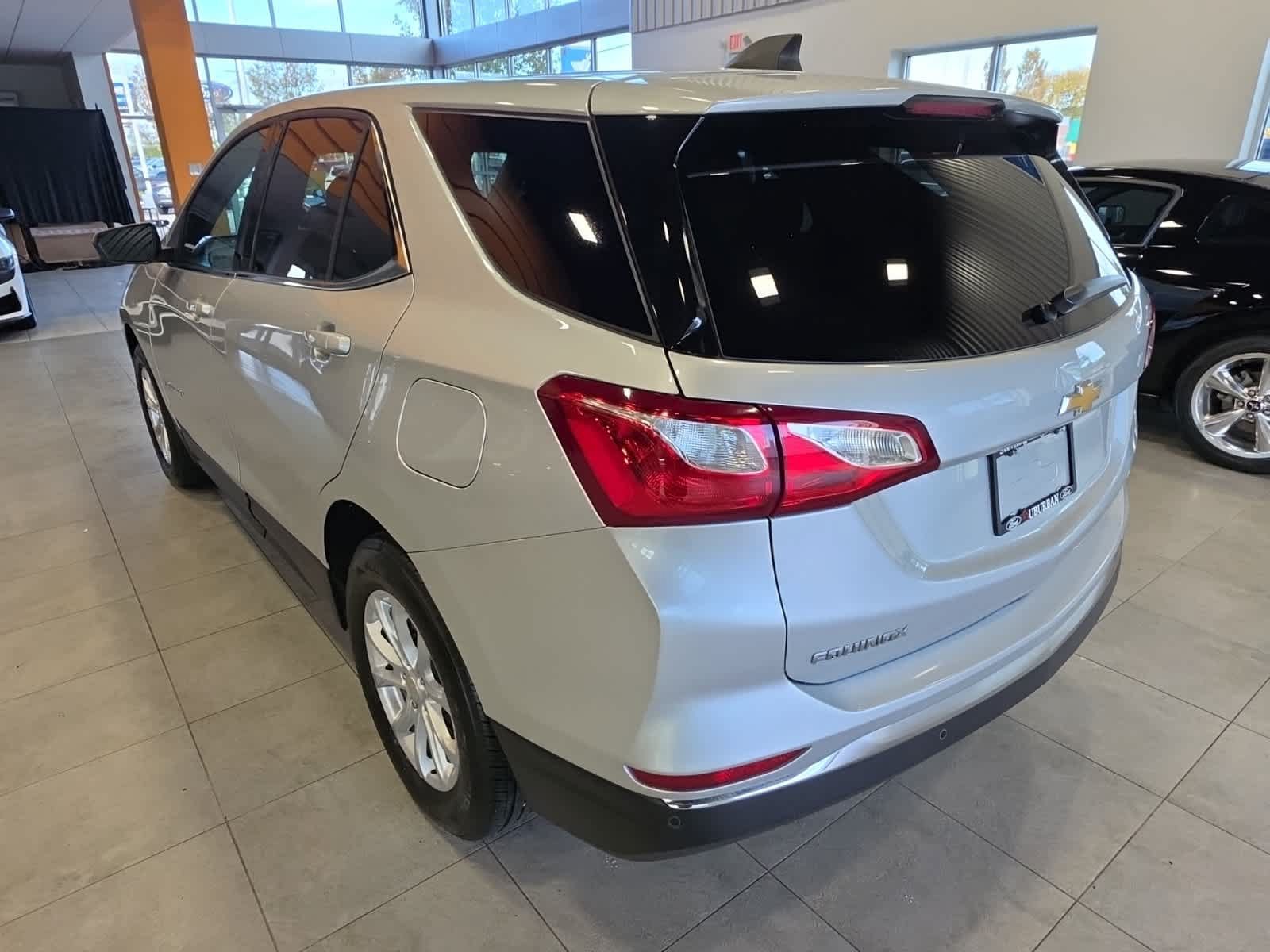 Used 2020 Chevrolet Equinox LT w/ Driver Convenience Package FWD image 17