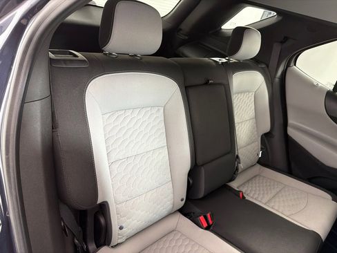 Used 2018 Chevrolet Equinox LS image 23