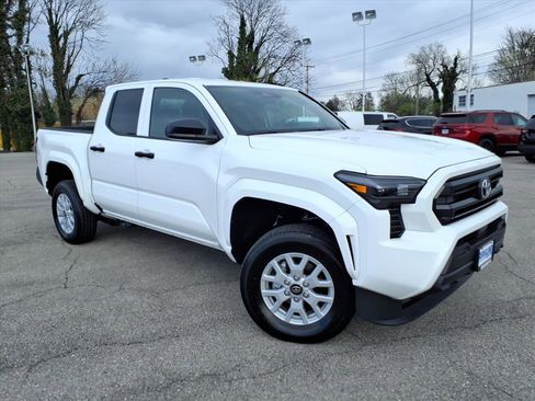 Used 2026 Toyota Tacoma SR image 1