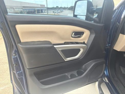Used 2016 Nissan Titan SV RWD image 21