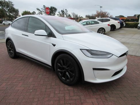 Used 2022 Tesla Model X image 62