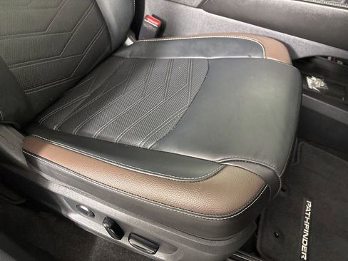 Used 2024 Nissan Pathfinder Platinum w/ Cargo Package image 31