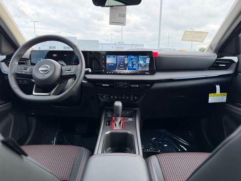 New 2026 Nissan Kicks SR w/ SR Premium Package FWD image 19