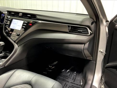 Used 2019 Toyota Camry SE image 16