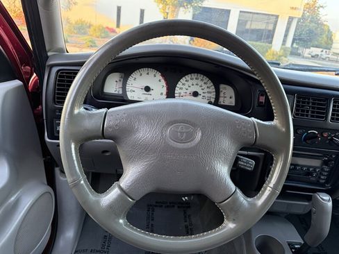 Used 2002 Toyota Tacoma PreRunner RWD image 16