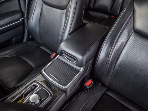 Used 2020 Chrysler 300 Limited image 34