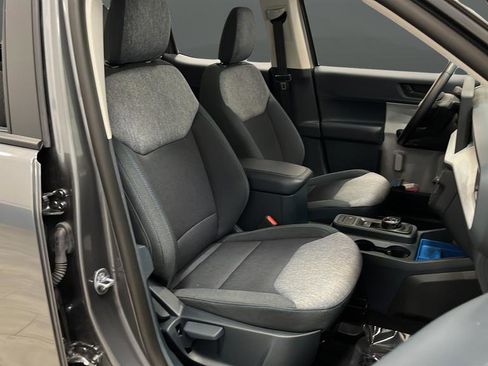 Used 2025 Ford Maverick XLT w/ Equipment Group 301A image 2