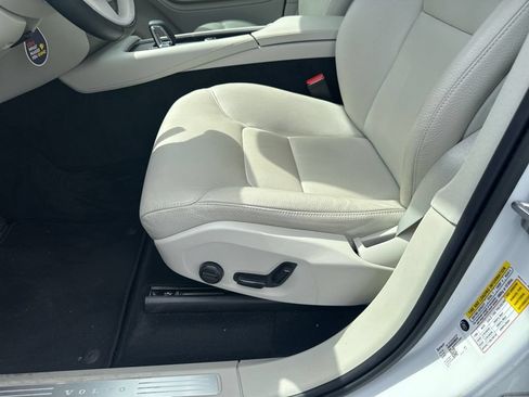 Used 2023 Volvo XC90 B6 Core w/ Protection Package Premier AWD/4WD image 6