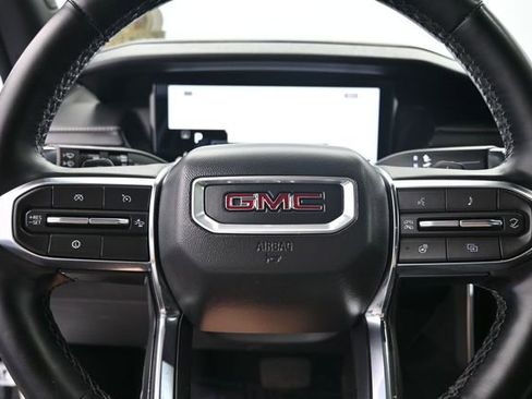 Used 2025 GMC Acadia Elevation FWD image 31