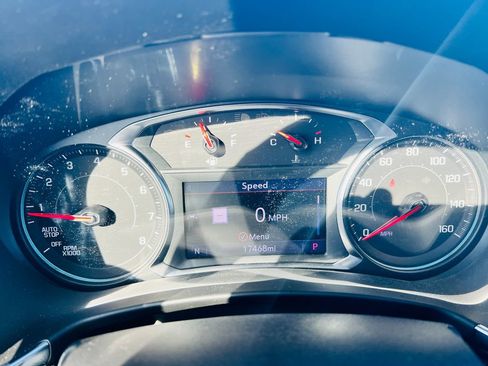 Used 2023 Chevrolet Equinox Premier image 23