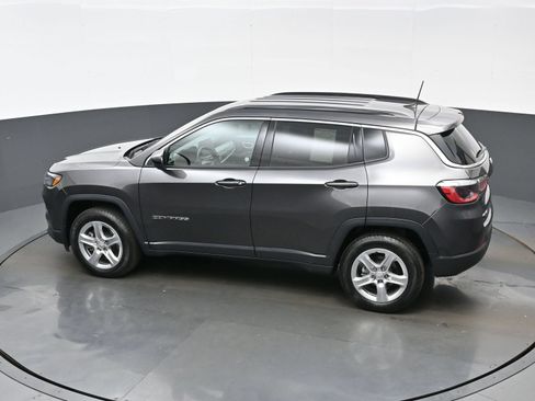 Used 2023 Jeep Compass Latitude w/ Convenience Group AWD/4WD image 37