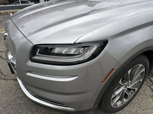 Used 2022 Lincoln Nautilus Reserve w/ Luxury Package AWD/4WD image 9