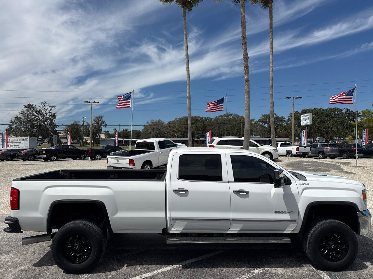 Used 2016 GMC Sierra 2500 SLT w/ Duramax Plus Package AWD/4WD image 6