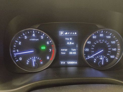 Used 2017 Hyundai Elantra Limited w/ Limited Tech Package 04 FWD image 23