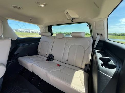 Used 2022 Ford Expedition Limited AWD/4WD image 13