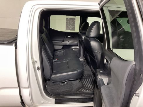 Used 2020 Toyota Tacoma TRD Sport image 33