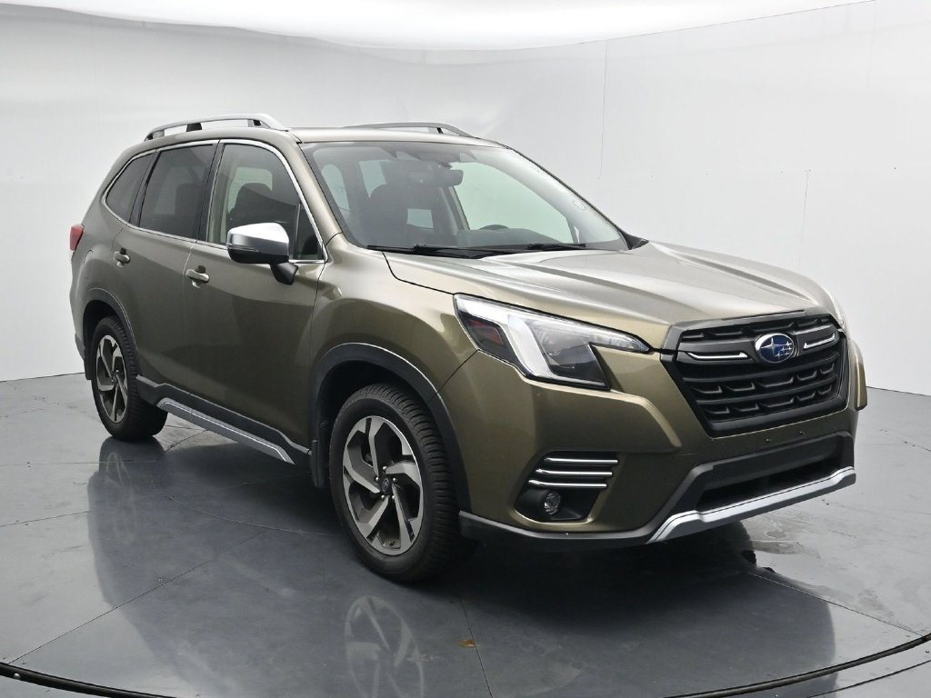 Used 2022 Subaru Forester Touring AWD/4WD image 2