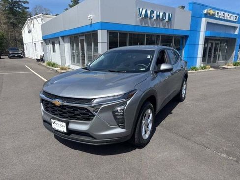 Certified 2025 Chevrolet Trax LS w/ LS Convenience Package FWD image 1