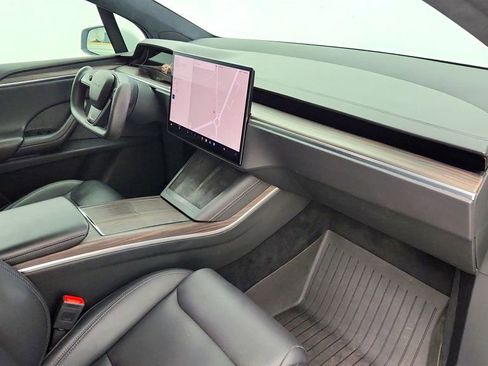 Used 2024 Tesla Model X image 33