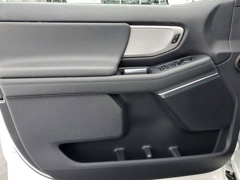 New 2026 Ford Expedition Active image 26