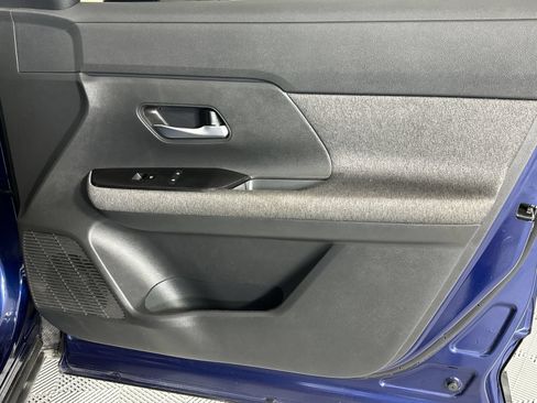 Certified 2025 Nissan Kicks SV FWD image 31