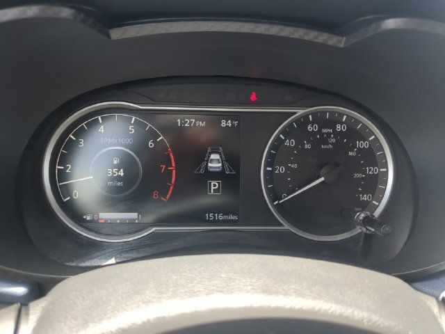 Used 2025 Nissan Versa SV w/ Trunk Package FWD image 31