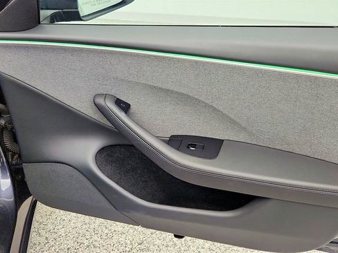 Used 2024 Tesla Model 3 image 31