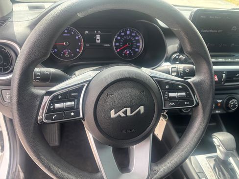 Used 2024 Kia Forte LXS w/ LXS Technology Package FWD image 11