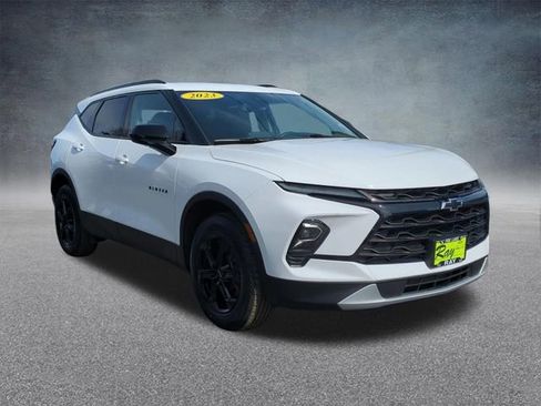 Certified 2023 Chevrolet Blazer LT w/ Convenience Package image 3