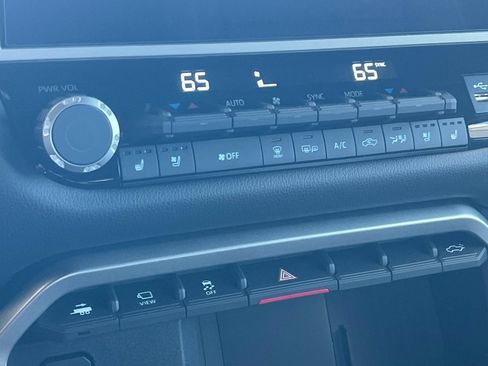 New 2026 Toyota Tundra Limited AWD/4WD image 16