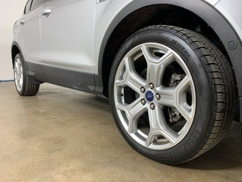 Used 2019 Ford Escape Titanium image 6