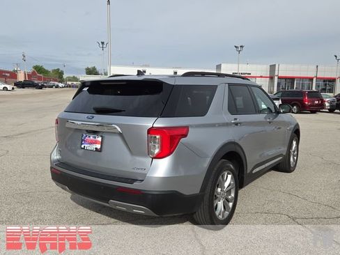 Used 2023 Ford Explorer XLT w/ Equipment Group 202A AWD/4WD image 30
