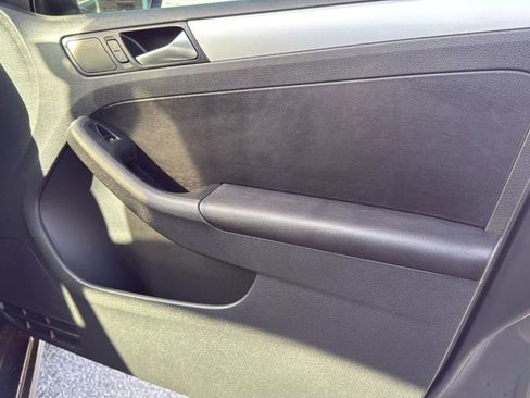 Used 2011 Volkswagen Jetta TDI image 21