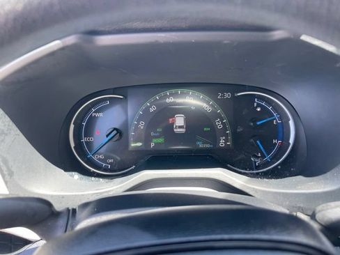 Used 2025 Toyota RAV4 XLE AWD/4WD image 8