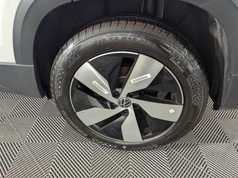 Used 2025 Volkswagen Taos S image 18