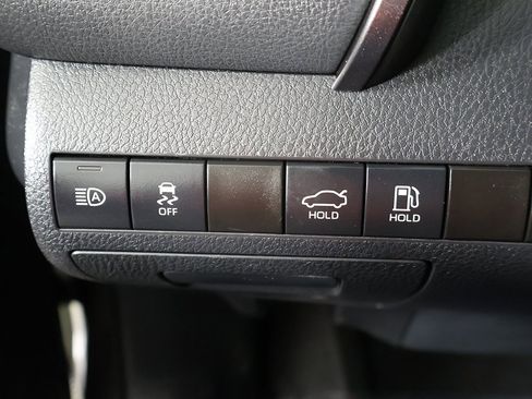 Used 2021 Toyota Camry XLE w/ Navigation Upgrade Package image 37