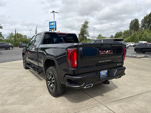 Used 2023 GMC Sierra 1500 AT4 w/ AT4 Preferred Package AWD/4WD image 3