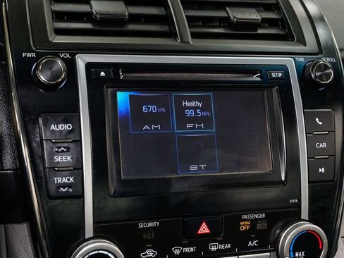 Used 2013 Toyota Camry LE image 14