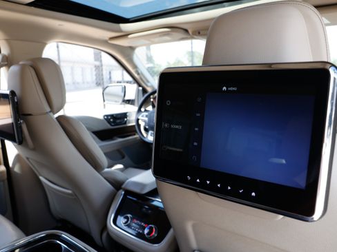 Used 2021 Lincoln Navigator L Reserve image 31