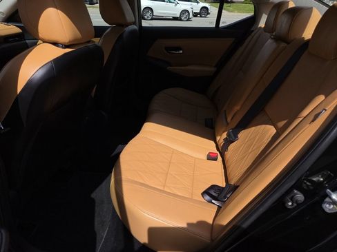 Used 2020 Nissan Sentra SV w/ SV Premium Package FWD image 19