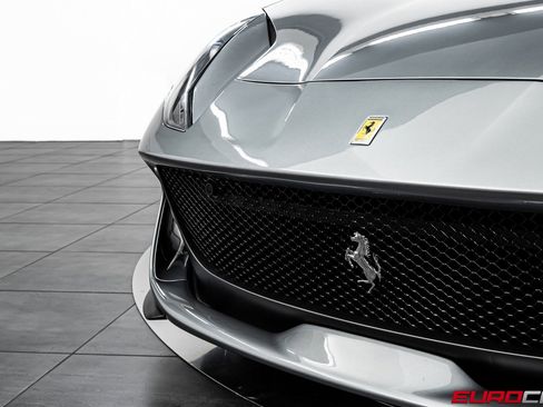 Used 2022 Ferrari 812 GTS image 12