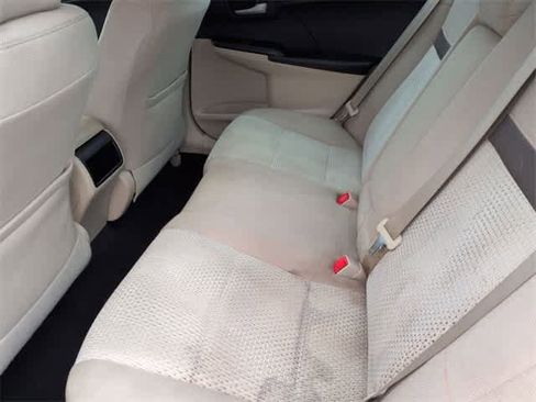 Used 2014 Toyota Camry L image 20