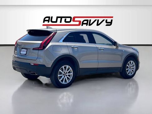 Used 2022 Cadillac XT4 Luxury w/ Cold Weather Package FWD image 7