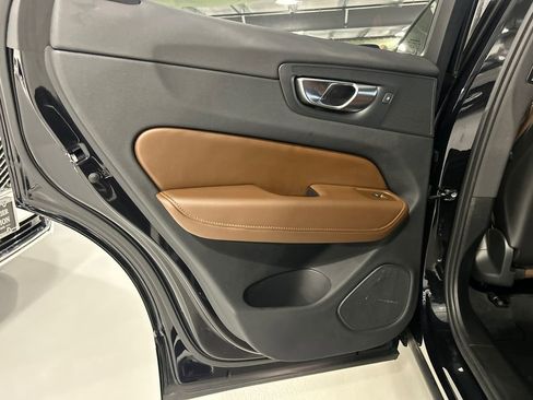 Used 2025 Volvo XC60 B5 Plus AWD/4WD image 21