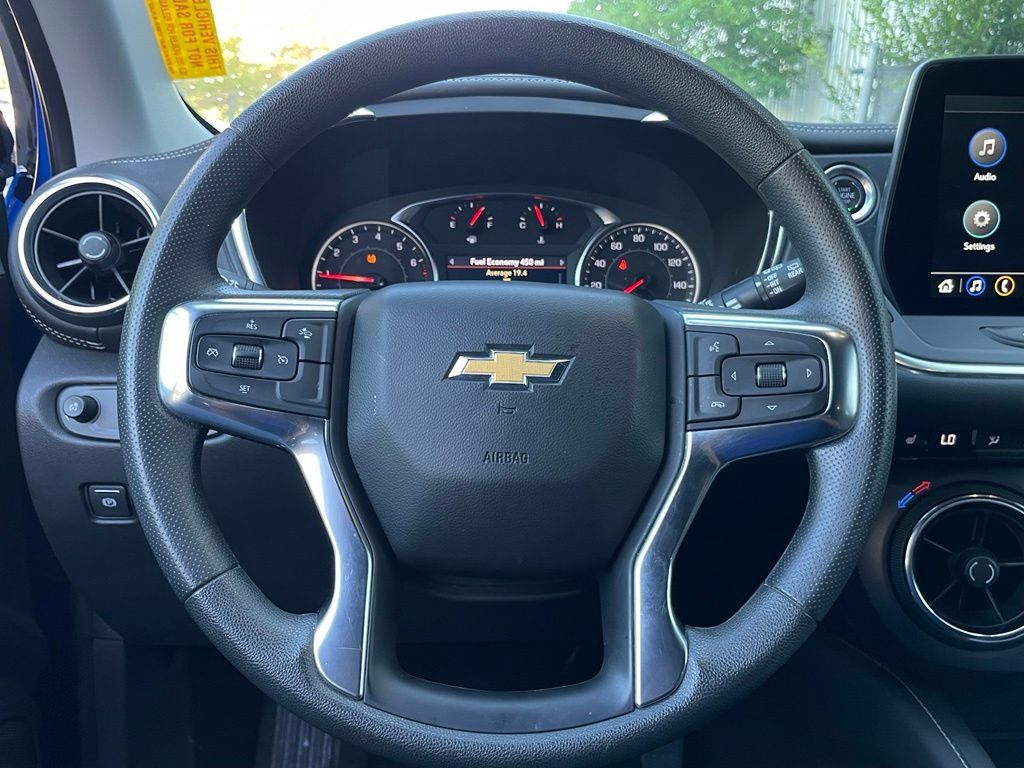 Used 2025 Chevrolet Blazer LT AWD/4WD image 15