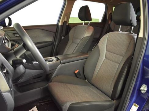 Used 2023 Nissan Rogue SV AWD/4WD image 9