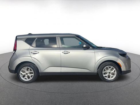 Used 2025 Kia Soul LX w/ LX Technology Package FWD image 15