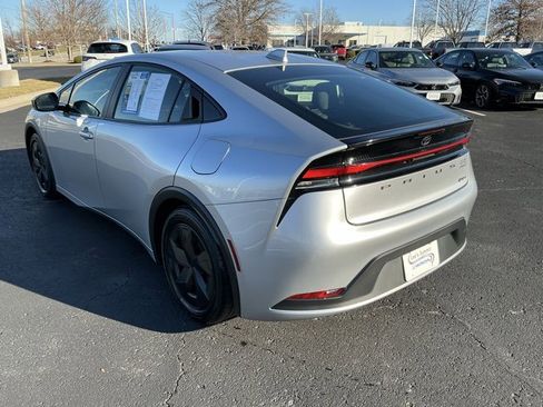 Used 2024 Toyota Prius LE image 8