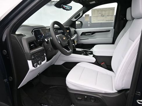 New 2026 Chevrolet Suburban High Country image 17