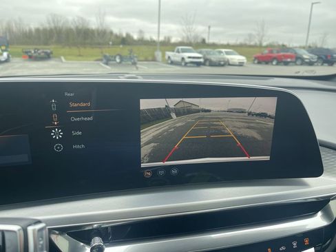 Certified 2024 Cadillac Lyriq Luxury AWD/4WD image 28